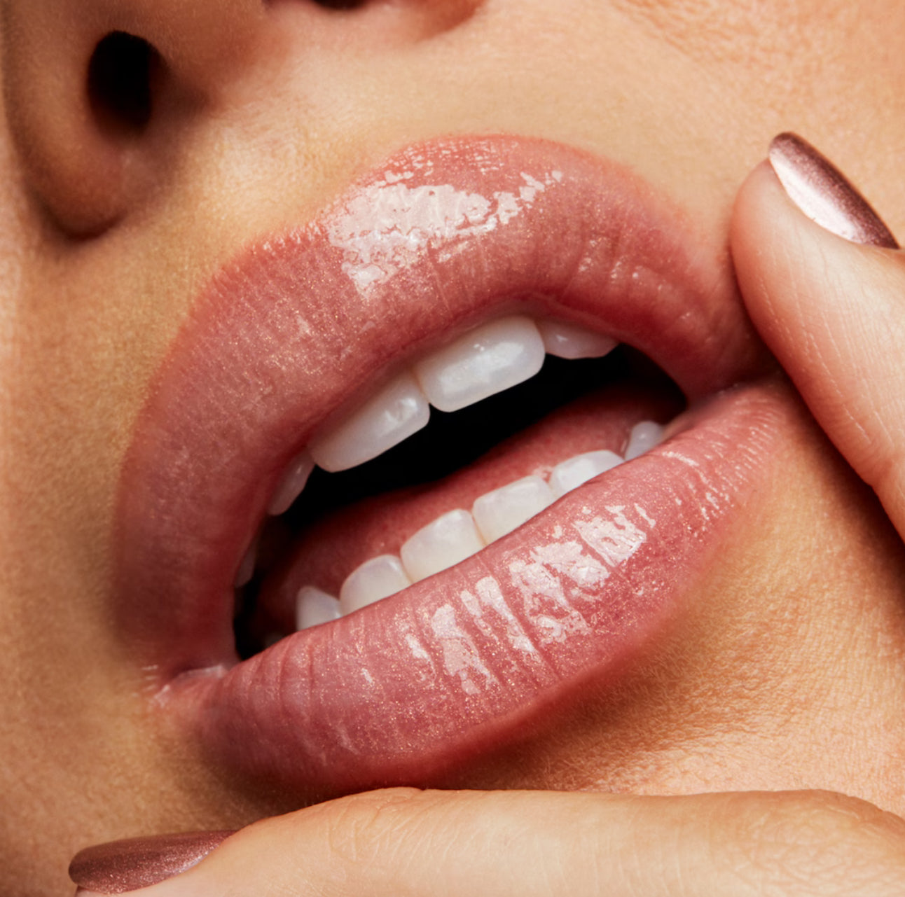 GLOSS OYSTER GIRL - MAC