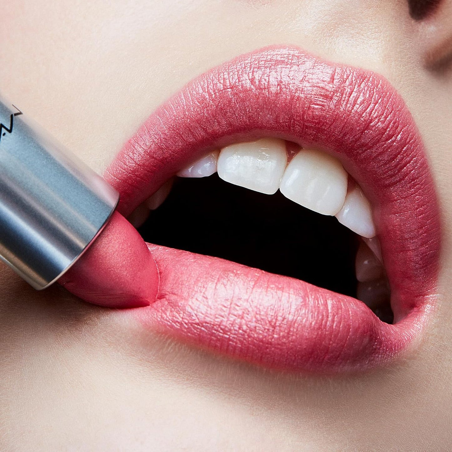 LABIAL BOMBSHELL - MAC