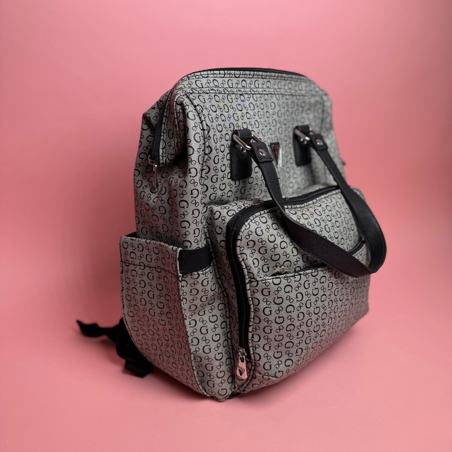 PAÑALERA XL NEGRA - GUESS
