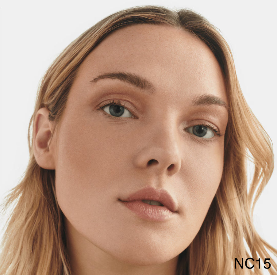 BASE STUDIO FIX SPF15 - MAC