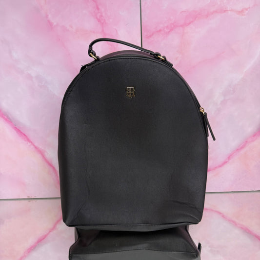 MOCHILA NEGRA - TOMMY