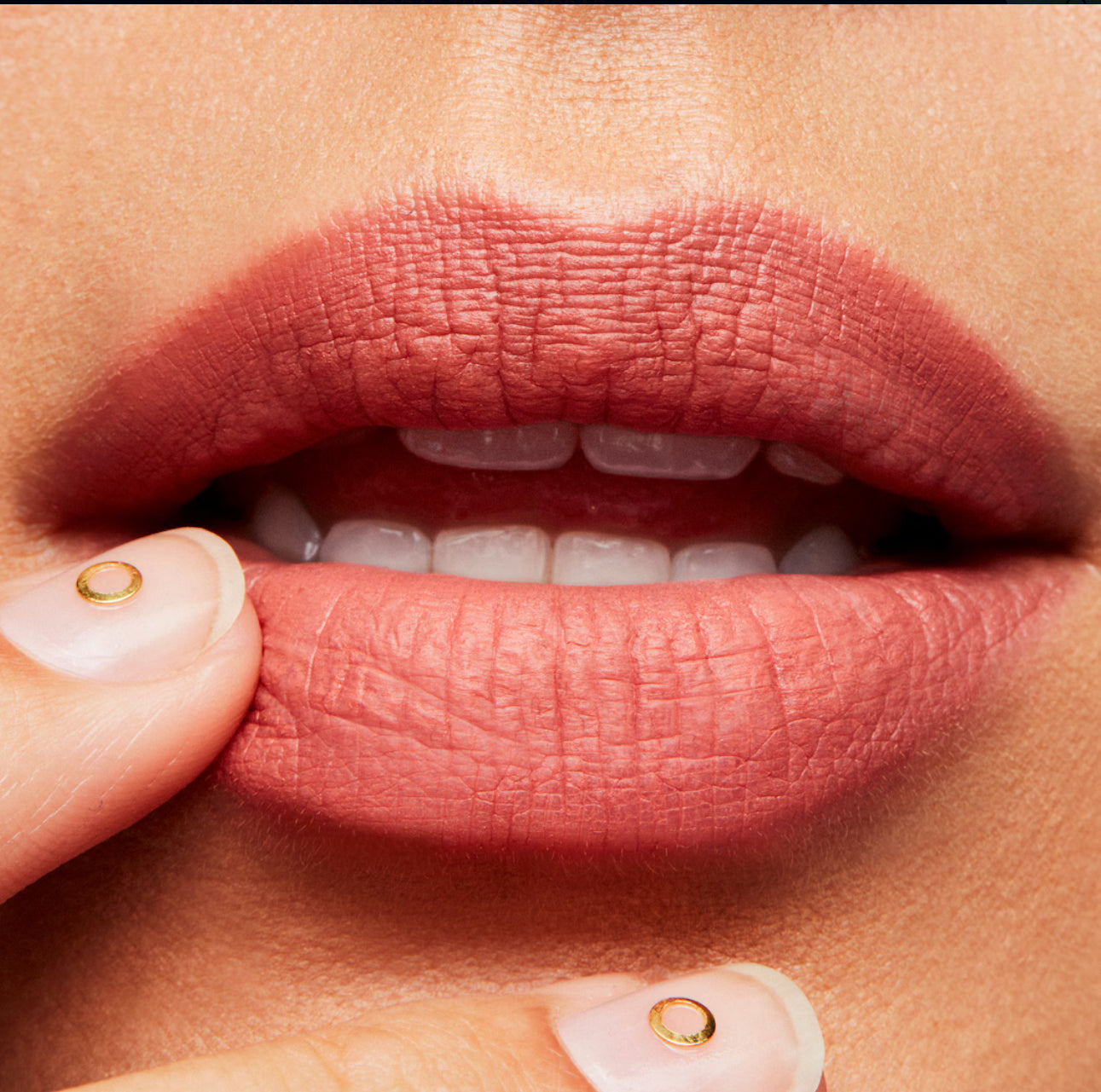 LABIAL RUNWAY HIT - MAC