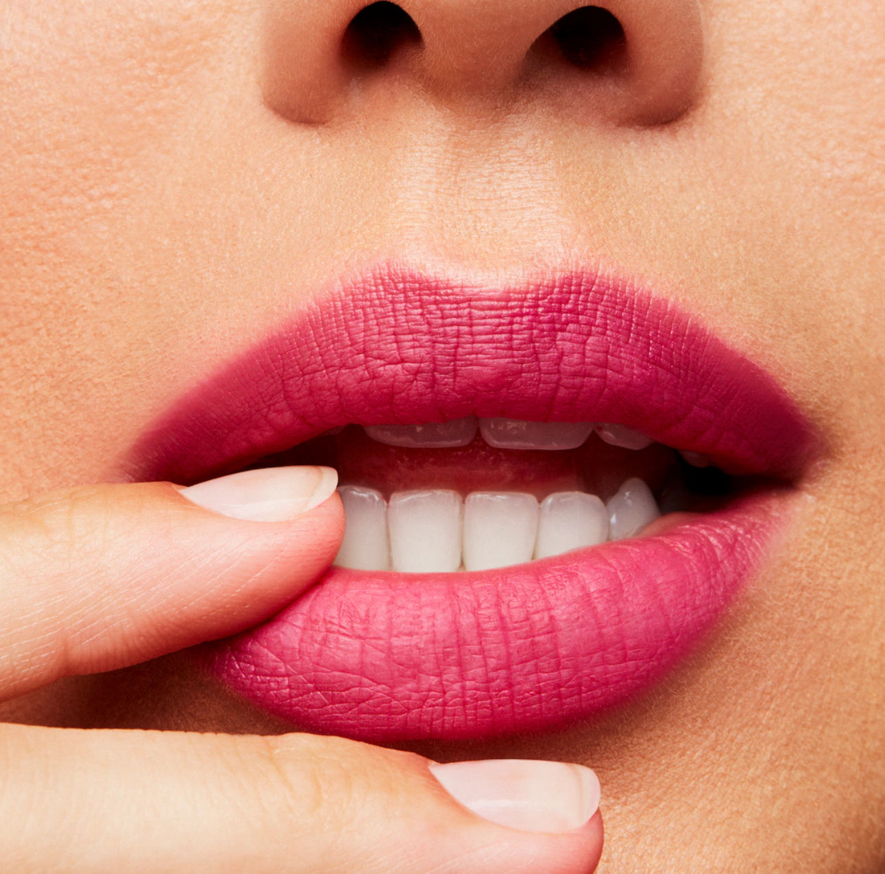 LABIAL FLAT OUT FABULOUS - MAC