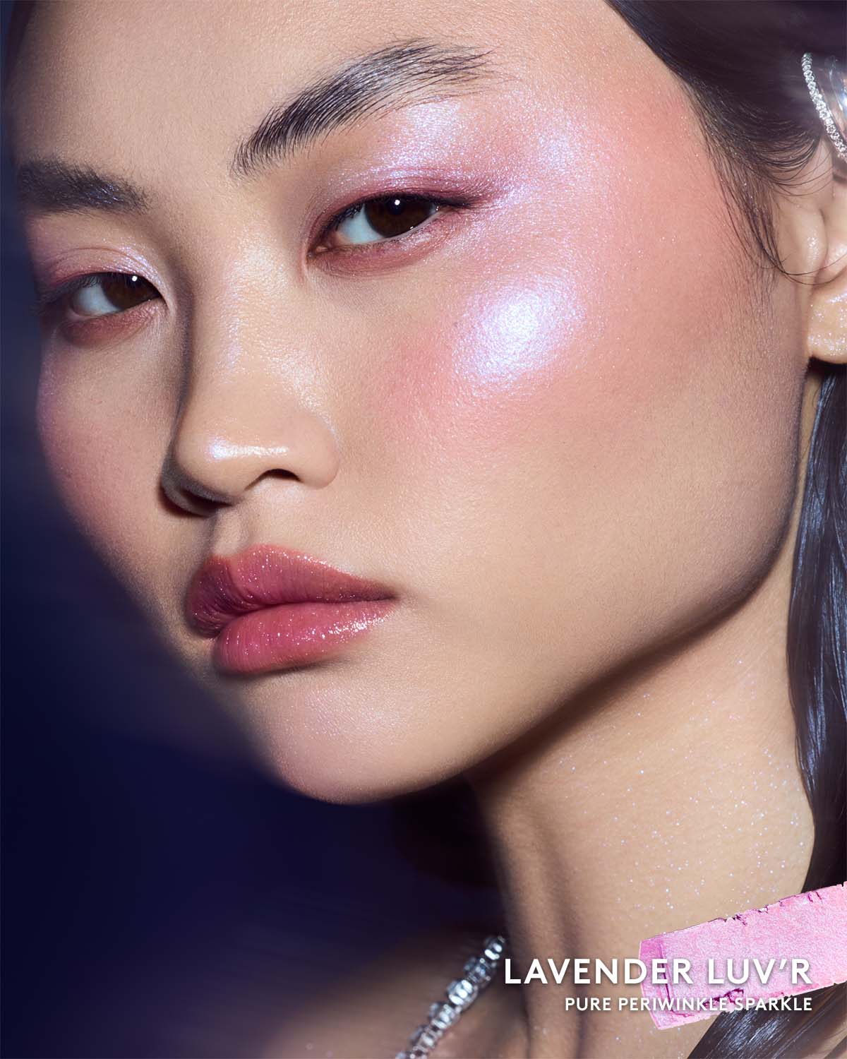 ILUMINADOR CUERPO Y ROSTRO DIAMOND BOMB LAVANDER LUV'R - FENTY BEAUTY