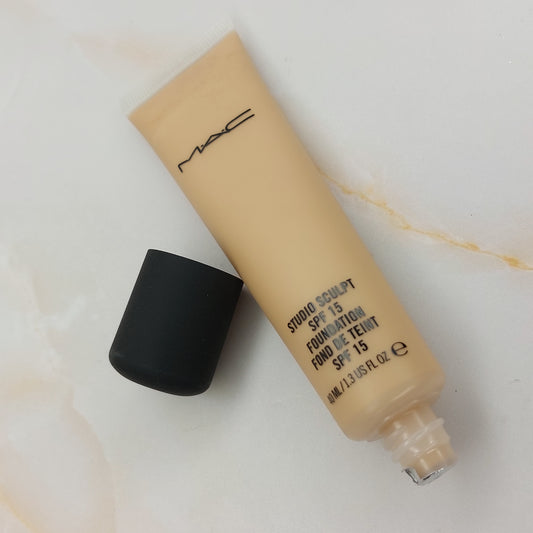 BASE STUDIO SCULPT SPF15 TONO NC37 - MAC