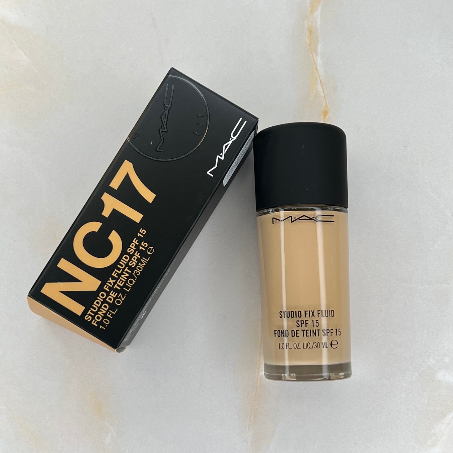 BASE STUDIO FIX SPF15 - MAC