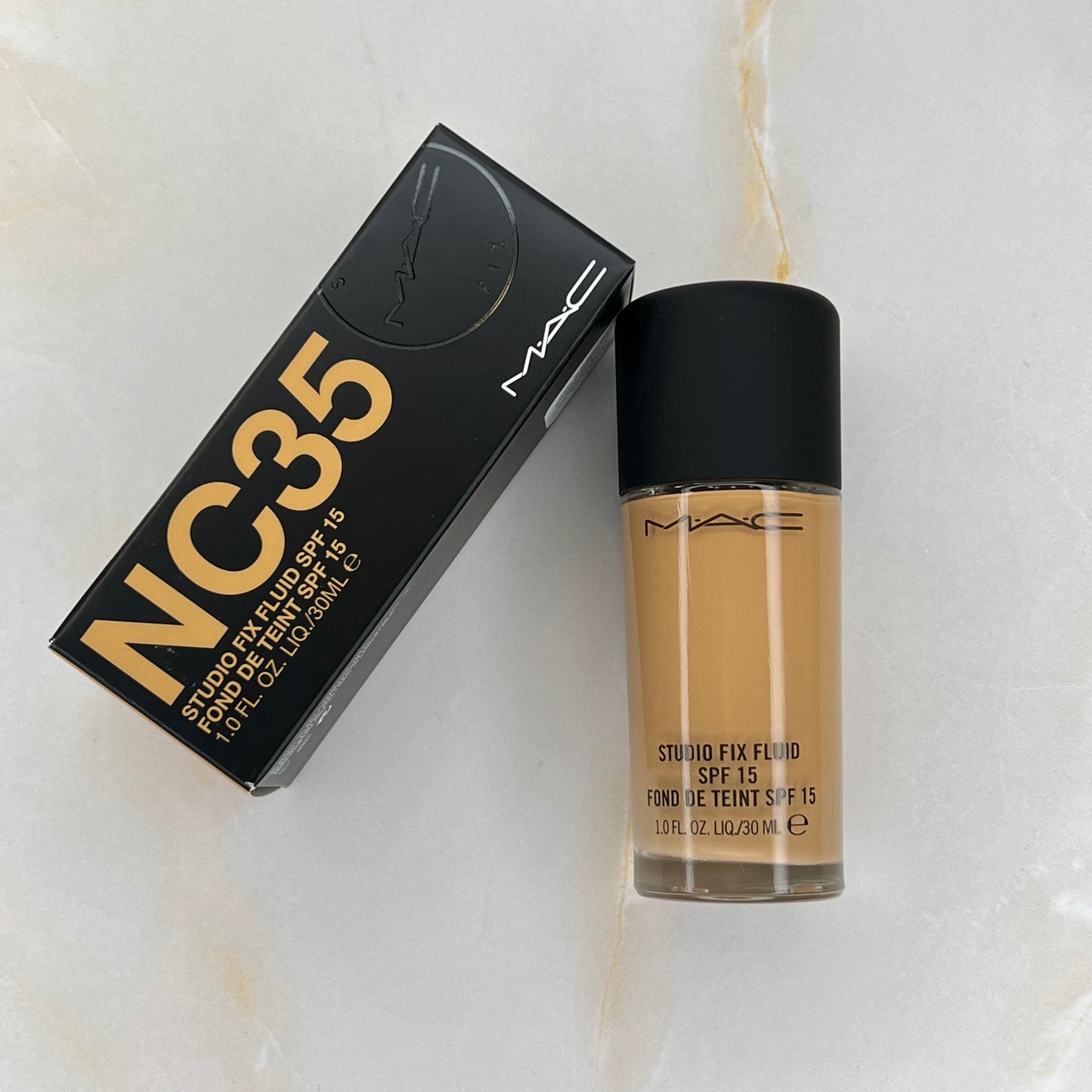 BASE STUDIO FIX SPF15 - MAC