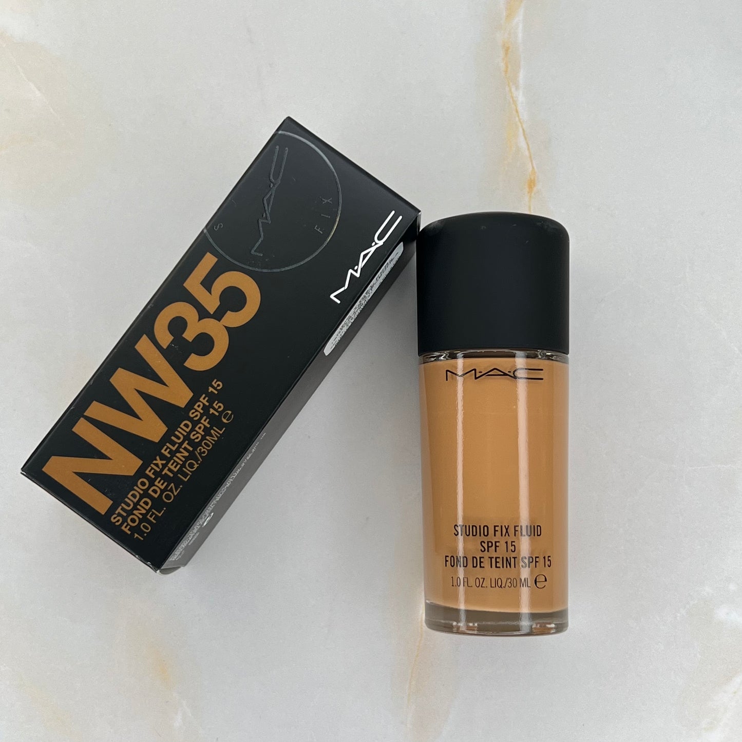 BASE STUDIO FIX SPF15 - MAC