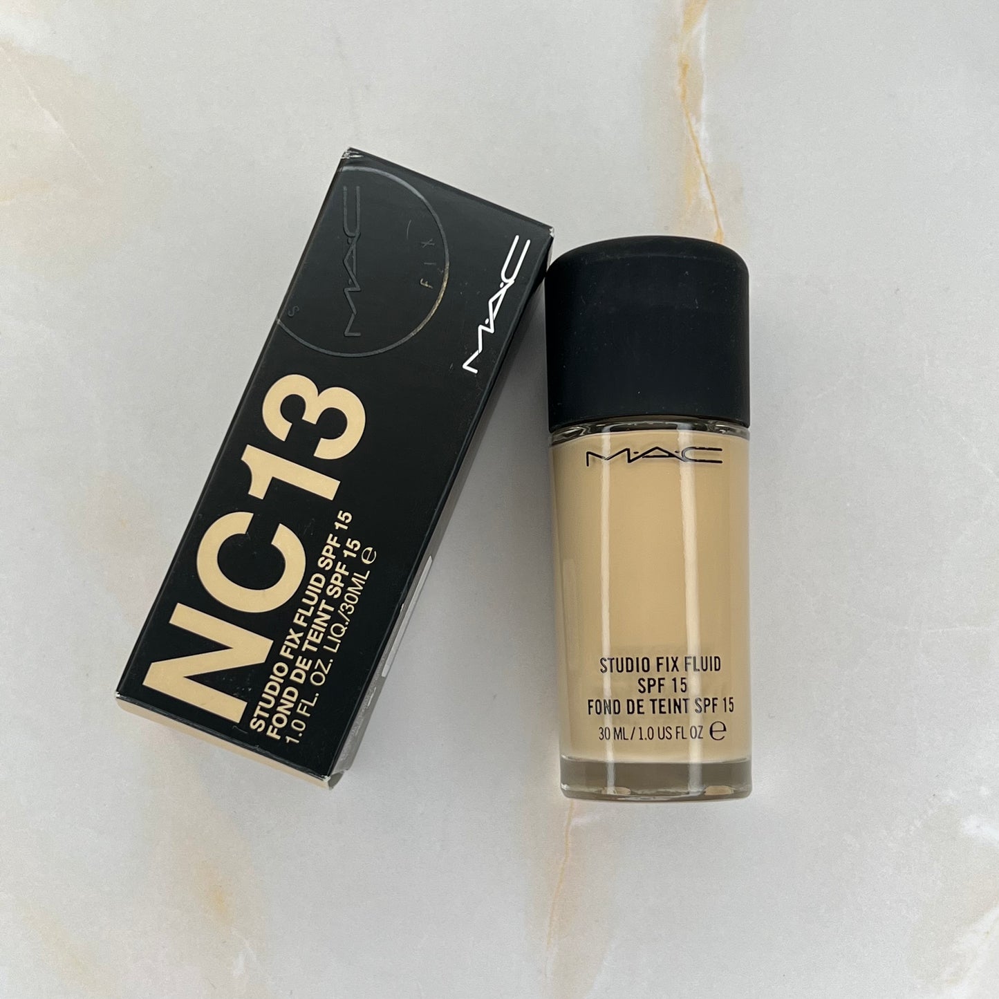 BASE STUDIO FIX SPF15 - MAC