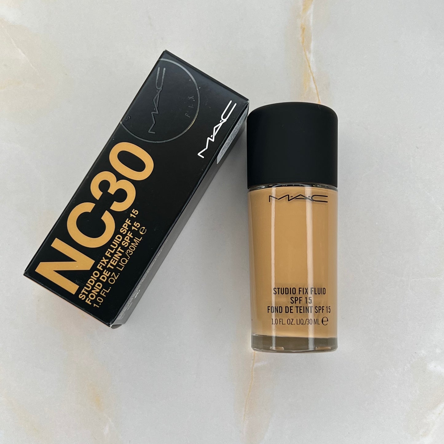 BASE STUDIO FIX SPF15 - MAC